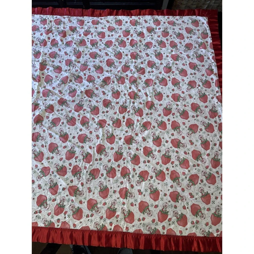 Vintage‎ 70s Strawberry Shortcake Flannel Blanket with Satin Trim Toddler Girls